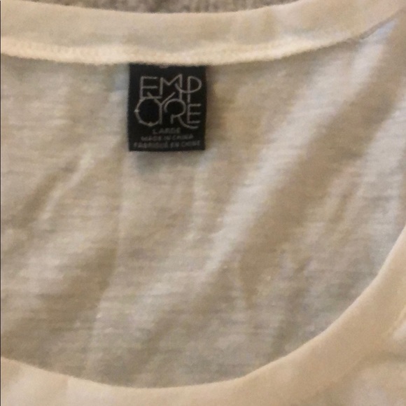 Shirt ⭐️ - Picture 2 of 2